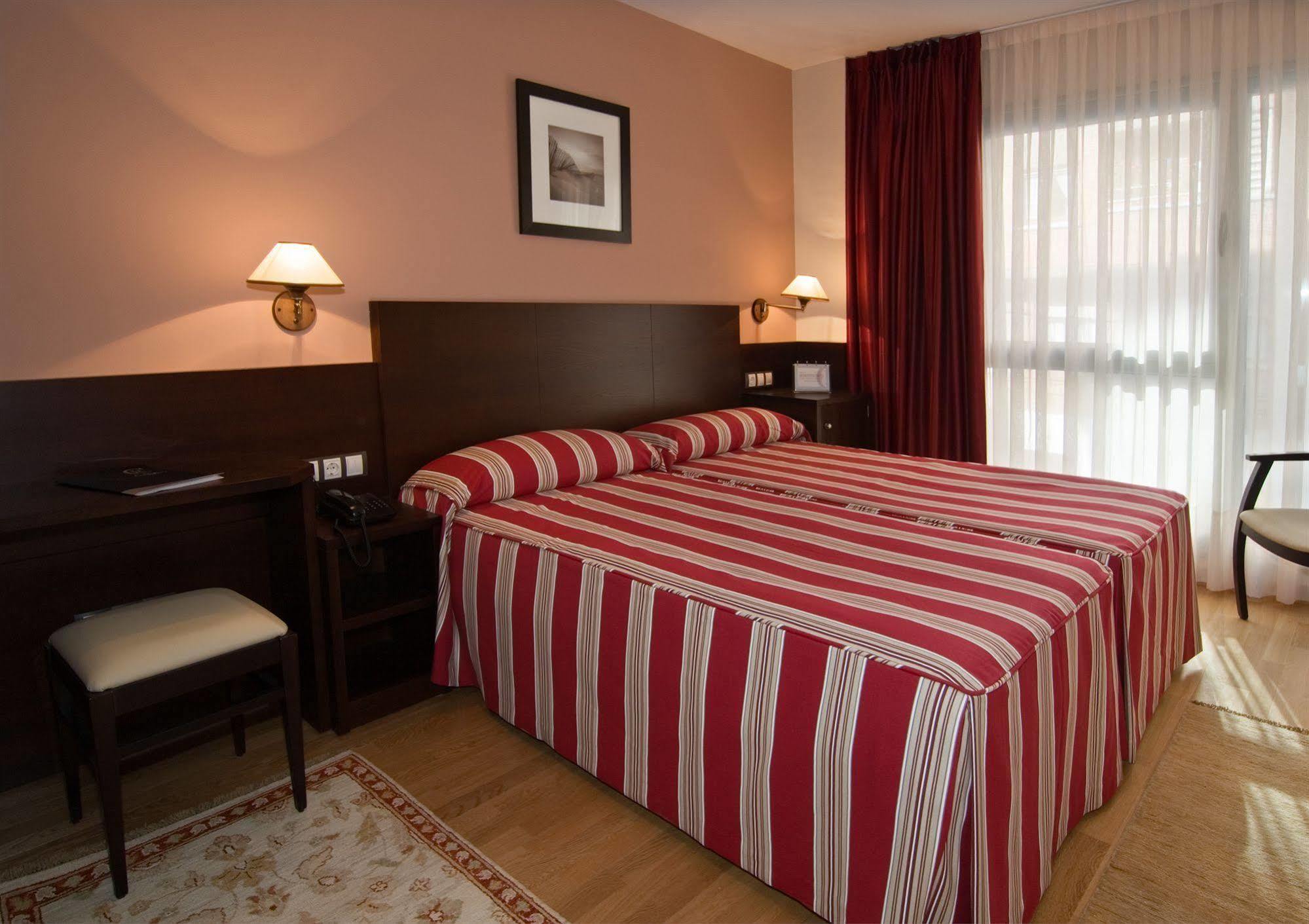 Hotel Castro Real Oviedo Dış mekan fotoğraf